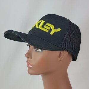 Oakley Hat Cap Snapback Trucker Black